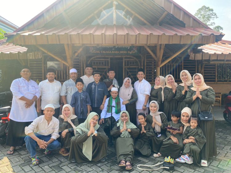 Kepala Desa Talaga H Nasarudin,SH Bersama Keluarga Sampaikan Ucapan Selamat Hari Raya Idul Fitri 1444 H, Mohon Maaf Lahir - Batin