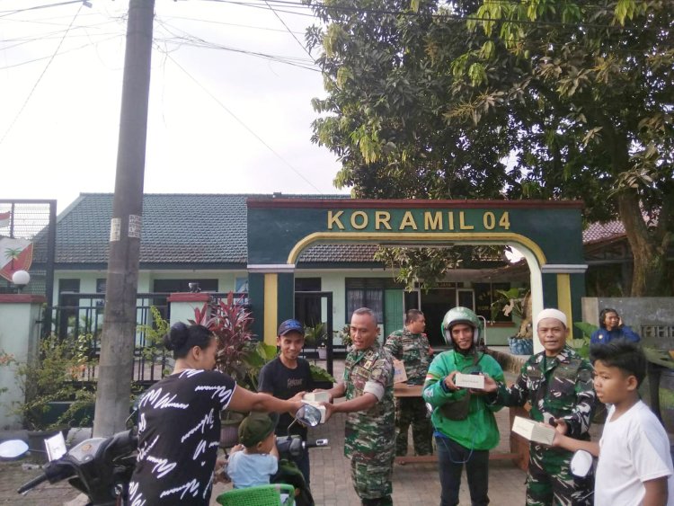 Bulan Suci Ramadhan, Ajang Berbagi Takjil Oleh Koramil 04/Ckp Kodim 0510 Tigaraksa Tangerang