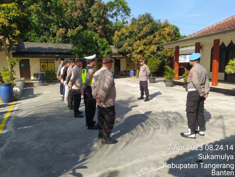 Pelaksanaan Apel Pagi Personil Polsek Cikupa dipimpin Kanit Binmas Polsek Cikupa AKP Jakarianta. dengan jumlah 10  ( sepuluh ) Personil