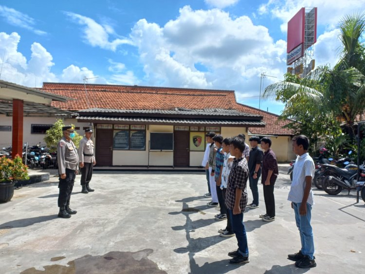 Kanit Binmas Polsek Cikupa Giat Pembinaan dan Himbauan Pelajar SMPN 2 Cikupa Di Mako Polsek Cikupa