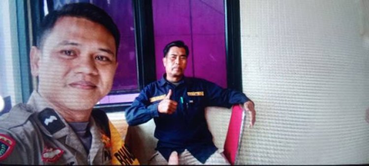 Polisi RW, Aipda Harry Novriansyah anggota SPKT Polsek Cikupa, Sumbang   Aparat desa pak RUNTANDI Kp. Palahlar Budi Mulya RW 01 Cikupa