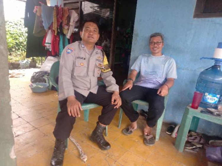 Bripka Anwaruddin Anggota Sabhara Polsek Cikupa Dalam Kunjungan RW Ke Kelurahan Suka Mulya Cikupa
