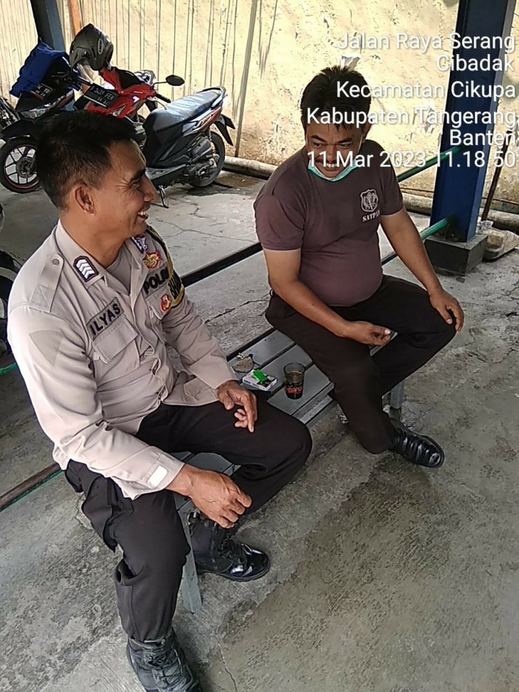 Personil Anggota Polsek Cikupa Aktip Giat :*yuk Ngopi Wae* Mengajak Selalu Menjaga Lingkunga Supaya Kondusip