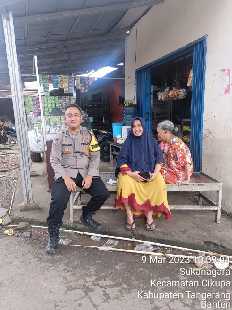 Personil Anggota Polsek Cikupa Polresta Tangerang Polda Banten, Aipda Didi ms Dalam *Kunjungan/DDS* Berikan Pesan Kepada Ibu Ibu Tetap Jalin Silaturahmi