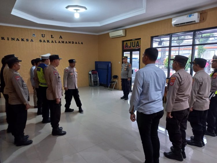 Kanit Binmas Akp Jakariyanta, Apel Pagi Beri Himbauan Harus Tetap Jaga Kedisiplinan Kepada Personil Polsek Cikupa Polresta Tangerang Polda Banten