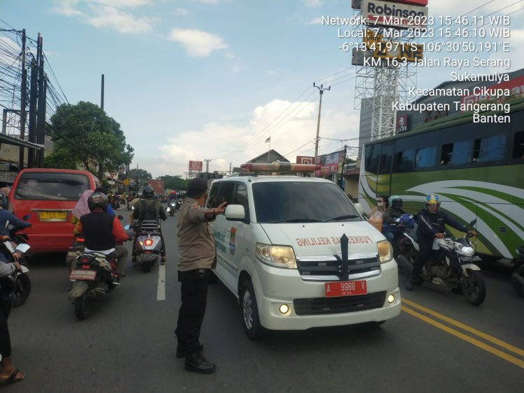 Kegiatan Rutin Protap Gatur Lalin Anggota Lantas Polsek Cikupa Polresta Tangerang Polda Baten, Mengantisipasi Kemacetan