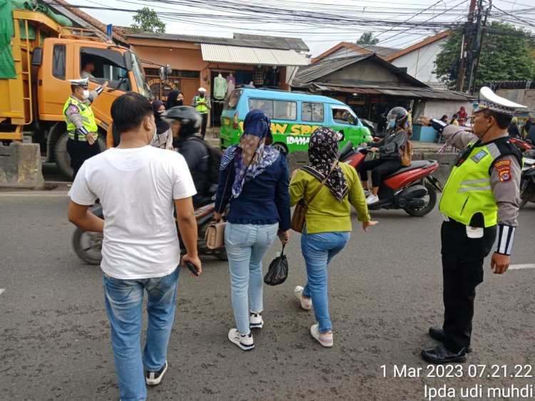 Protap Gatur Lalin Antisipasi kemacetan, Yang Dilakukan Anggota Polsek Cikupa Polresta Tangerang Polda Banten