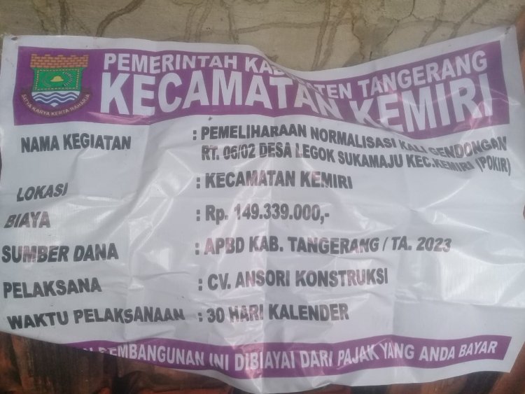 Di DUGA PROYEK NORMALISASI PEMELIHARAAN KALI GENDONGAN KECAMATAN KEMIRI TIDAK SESUAI SPEK PENGERJAAN lEBIH CENDERUNG ASAL-ASALAN