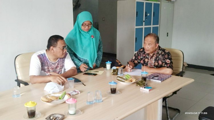 Kunjungan Camat Kresek Dan Kasi Pemberdayaan Ke Kantor Desa Kemuning