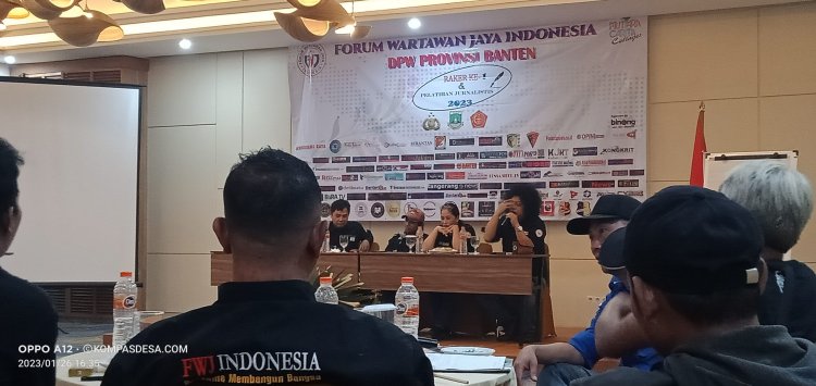RAKER Dan Diklat Jurnalistik FWJI DPW Banten Berjalan lancar dan Sukses di Mutiara Carita Cottages