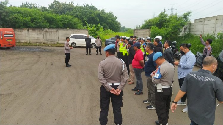 Polsek Cikupa Polresta Tangerang Polda Banten, Laksanakan Apel Pengamanan Keberangkatan Massa SP/SB KASBI , FSBKU, Ke Istana Negara Jakarta