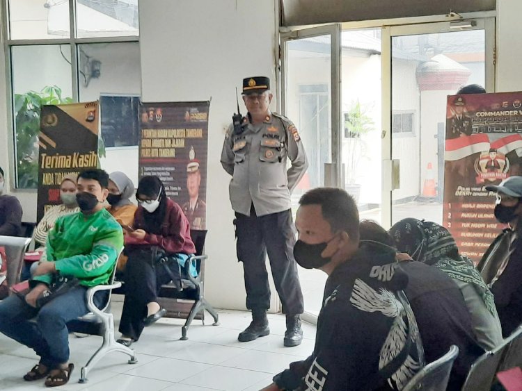 Iptu Jakarianta Kanit Binmas, Giat Pelayanan Kepada Warga Di Mako Polsek Cikupa Polresta Tangerang Polda Banten