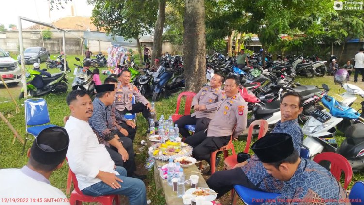 Kunjungan Kapolsek Cikupa Akp Imam Wahyu Pramono,S.IK Ke Acara Pernikahan Putri Kepala Desa Pasir Jaya 