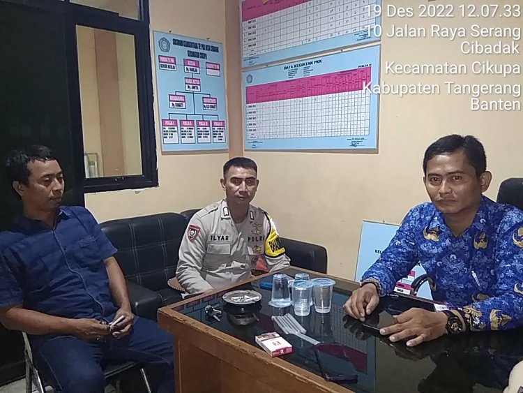 Bhabinkamtibmas Polsek Cikupa Polresta Tangerang, kunjungan Dan Bangun Sinergitas Dengan Staf Desa Juga Masyarakat