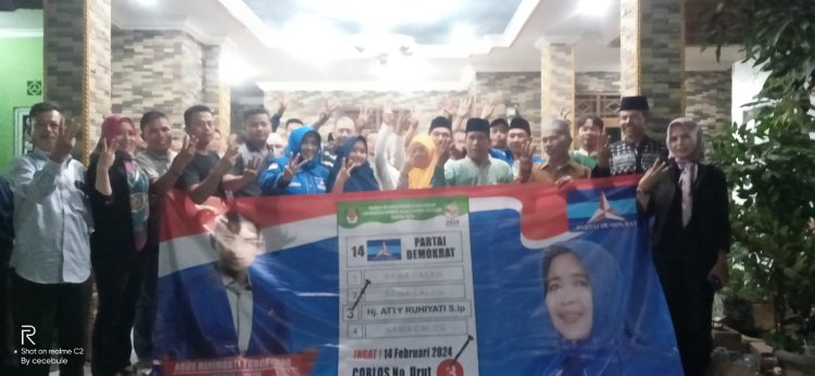 Warga Cadas Ngampar Antusias Sambut Sekaligus Dukung Hj.Atty Calon Anggota DPRD Partai Demokrat Dapil 1 Diajang Silaturahmi