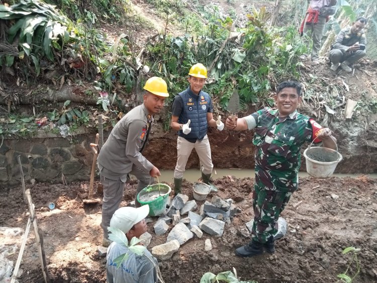 Kegiatan Launching Program Satu Milyard Satu Desa ( SAMISADE ) Tahun 2023 Di desa cipambuan