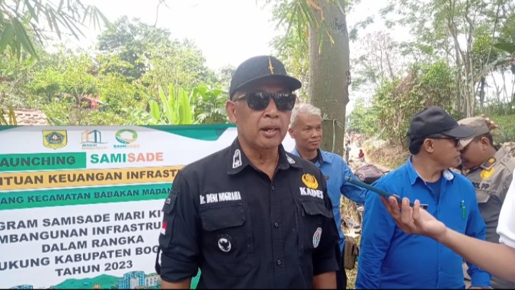 Desa Babakan Madang louncing samisade Bangun tembok penahan tanah ( TPT ) dan Betonisasi di RW 04