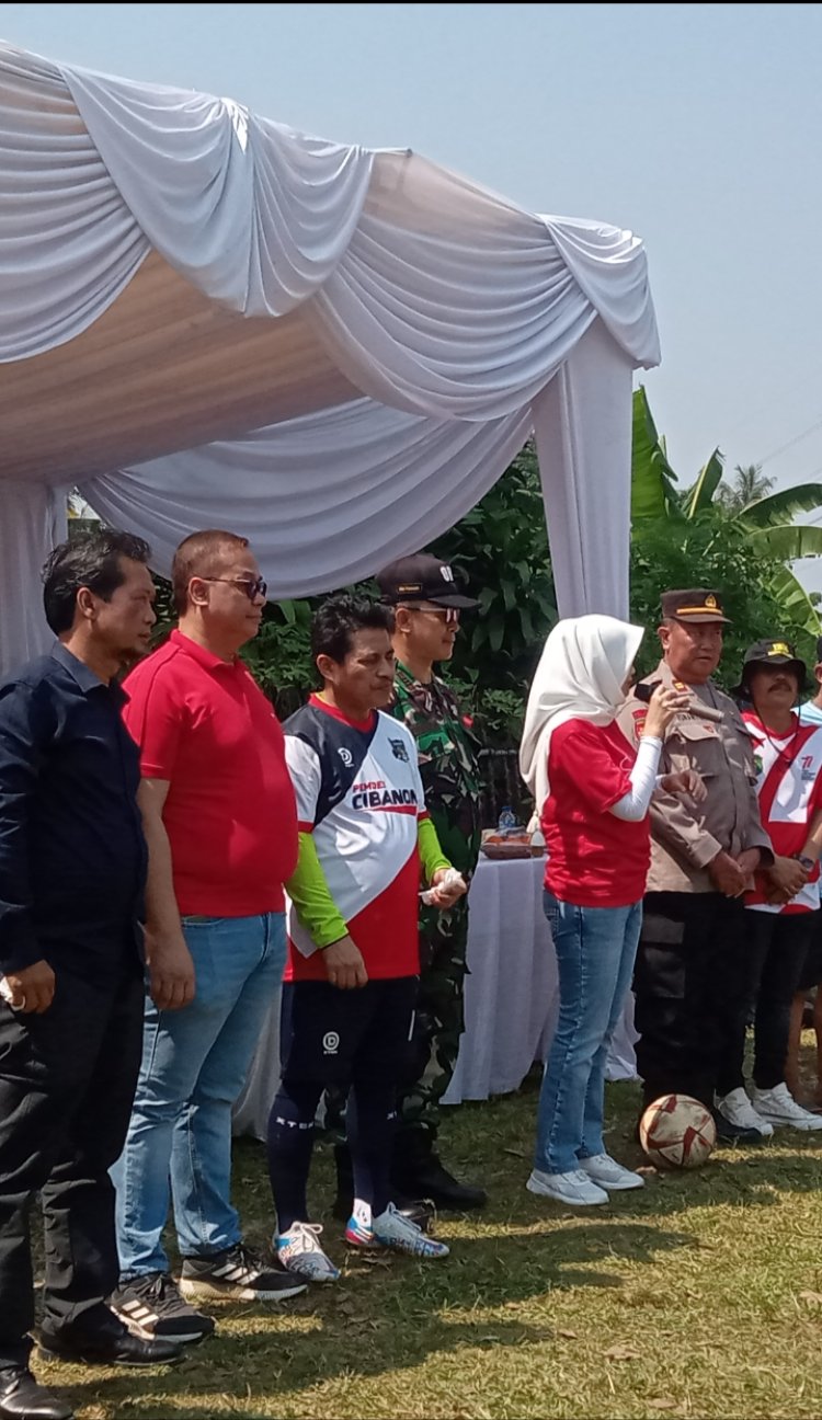 Camat sukaraja Ria Marlisa membuka langsung liga tropeo antar desa kecamatan Sukaraja cup 2023