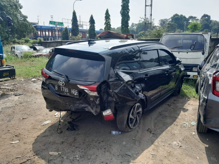 Dua Kendaraan Terlibat Kecelakaan Lalu Lintas di Tol Jagorawi Arah Bogor, Pihak Kepolisian Gelar Olah TKP