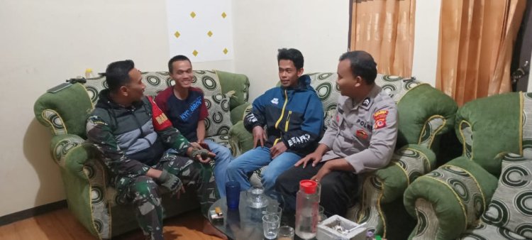 Kunjungi Warga Binaan Bhabinkamtibmas Polsek Nanggung Polres Bogor Lakukan Dialog Bersama Babinsa Sebagai Wujud Sinergitas TNI-Polri