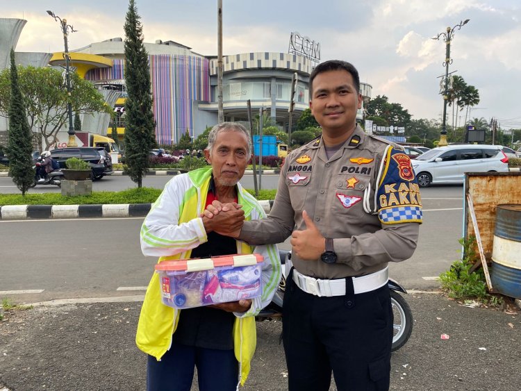 BHAKTI SOSIAL DI GELAR SAT LANTAS POLRES BOGOR DALAM RANGKA HARI BHAYANGKARA KE 77 TAHUN 2023