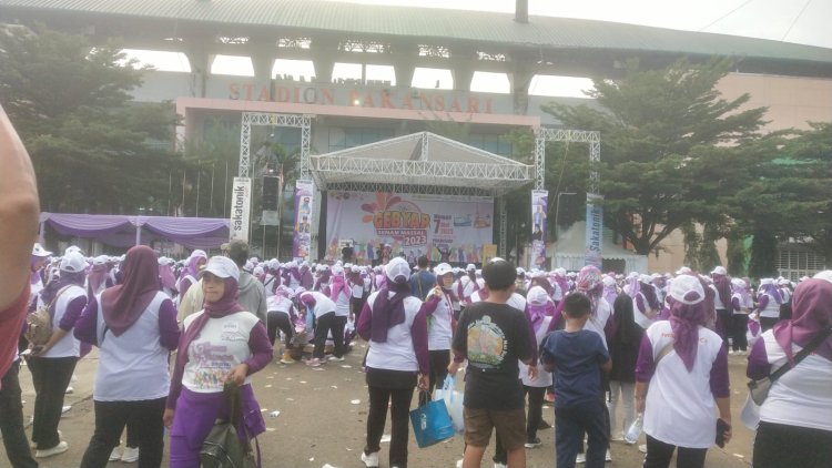 Gebyar Senam Massal Yang Digelar Oleh APWMI dan ASKI Distadion Pakan Sari Kab. Bogor Berjalan Sukses