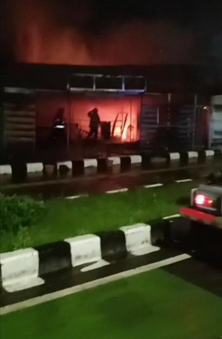 Sebuah Kedai di Cibinong Terbakar Saat di Tinggal Pemiliknya Pergi Ke Pasar