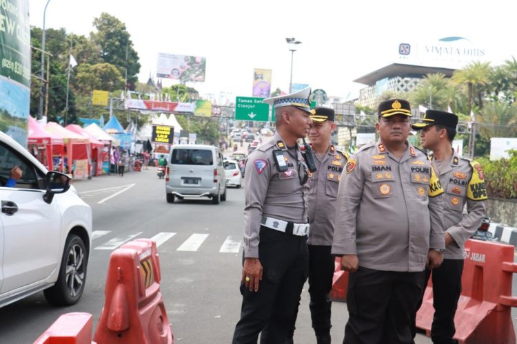 Atur Volume Kendaraan Yang Hendak Ke Kawasan Puncak, Satuan Lalu Lintas Polres Bogor Berlakukan Sistem Ganjil Genap di Kawasan Puncak Bogor