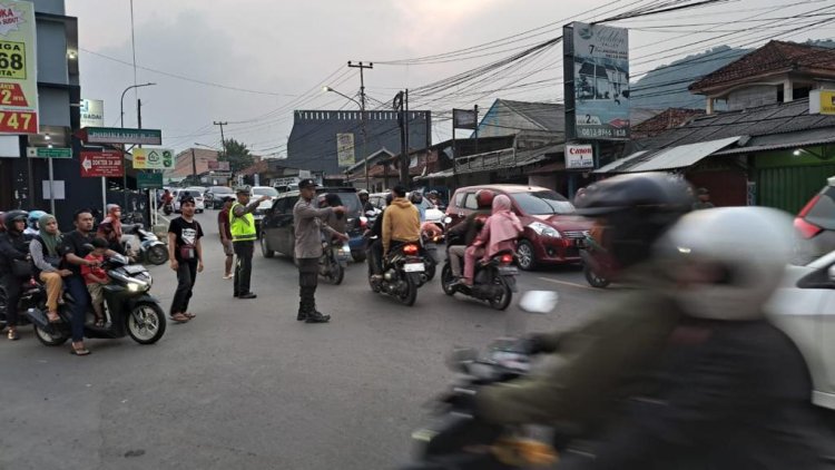 Wujud Nyata Kehadiran Personil Polsek Ciampea Polres Bogor Dalam Melayani Masyarakat