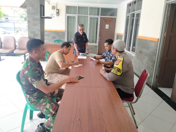 Bhabinkamtibmas Polsek Cibinong Polres Bogor Polda Jabar Sambang Kamtibmas Sampaikan Pesan Kamtibmas