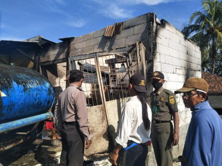 Sebuah Pom Mini Pengisian BBM Terbakar, Pihak Kepolisan Lalukan Penyelidian