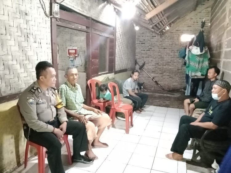 POLSEK TENJO POLRES BOGOR POLDA JABAR DALAM PEMBINAAN KAMTIBMAS BHABINKAMTIBMAS DESA CILAKU KEC. TENJO KAB. BOGOR SAMBANG WARGA