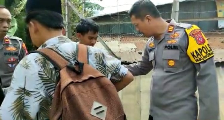 Diduga Hendak Gelar Aksi Tawuran 4 (empat) Orang Remaja Diberikan Teguran Keras Oleh Kapolsek Parungpanjang Polres Bogor Polda Jabar