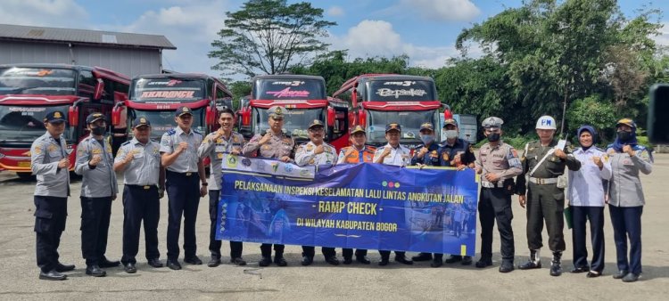 Jelang Arus Mudik Lebaran, Satlantas Polres Bogor Polda Jabar Gelar Ramp Check Bus Di PO Bus Agra Mas