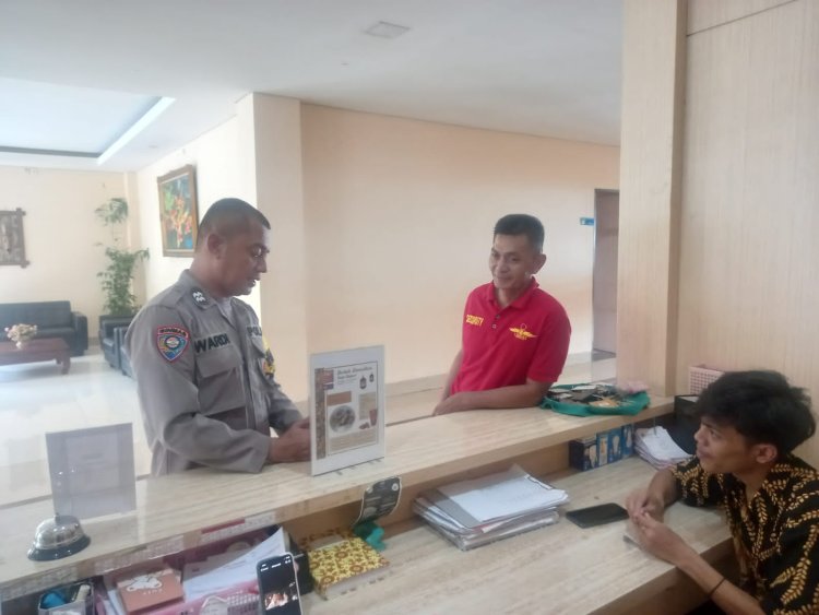 Bhabinkamtibmas Polsek Sukaraja Polres Bogor Aiptu Suwardi Giat Sambang Warga Binaannya.