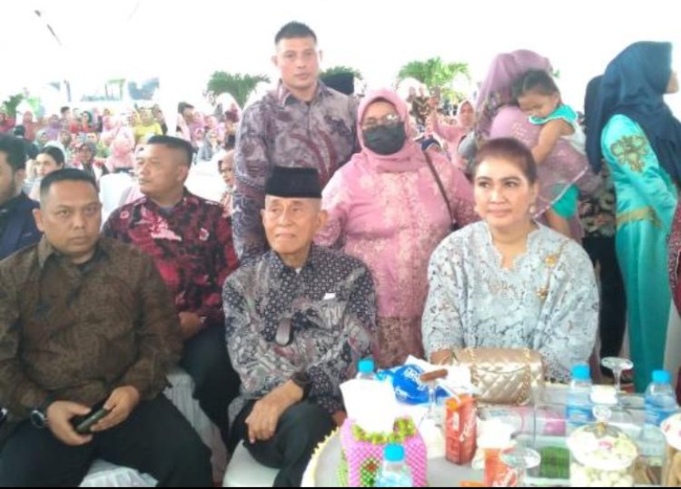 Resefsi Pernikahan Muhammad Ria Abdurrahman Dengan Gustiyolanda Mutiara Lesi Berlangsung Meriah Dihibur Artis Ibukota Anisa Bahar