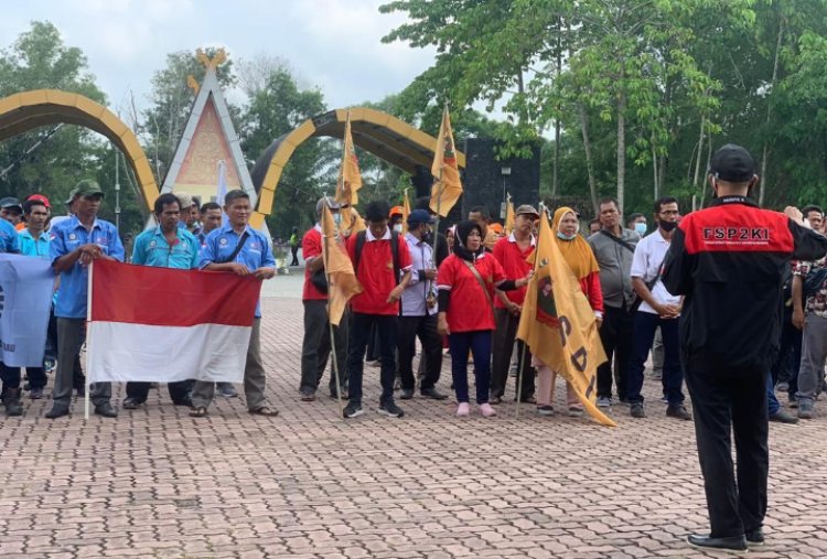 Dikawal Aparat Kepolisian, Deklarasi Buruh di Stadion Kaharudin Nasution Pekanbaru Berjalan Aman dan Lancar