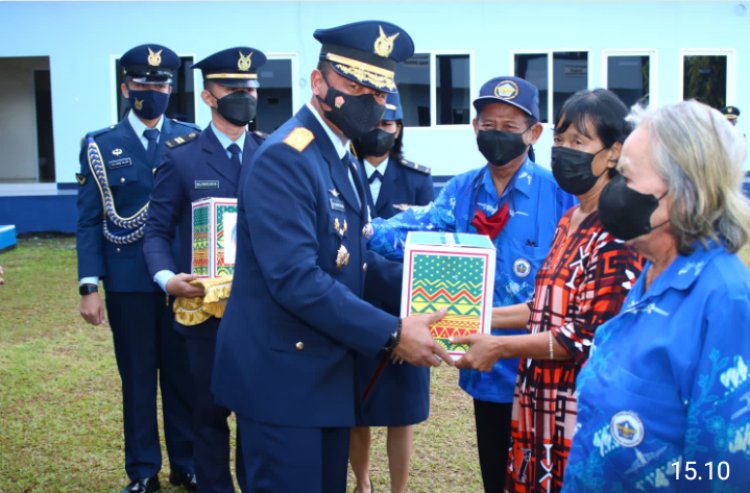 Bingkisan HUT ke 76 TNI AU dari Danlanud Sam Ratulangi teruntuk Sesepuh Pendahulu Angkatan Udara