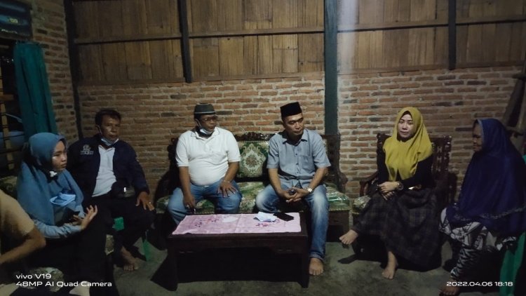 Ketum AWPI Hengky Ahmad Jazuli Sambangi Orang Tua Zulkipli Di Lampung Utara