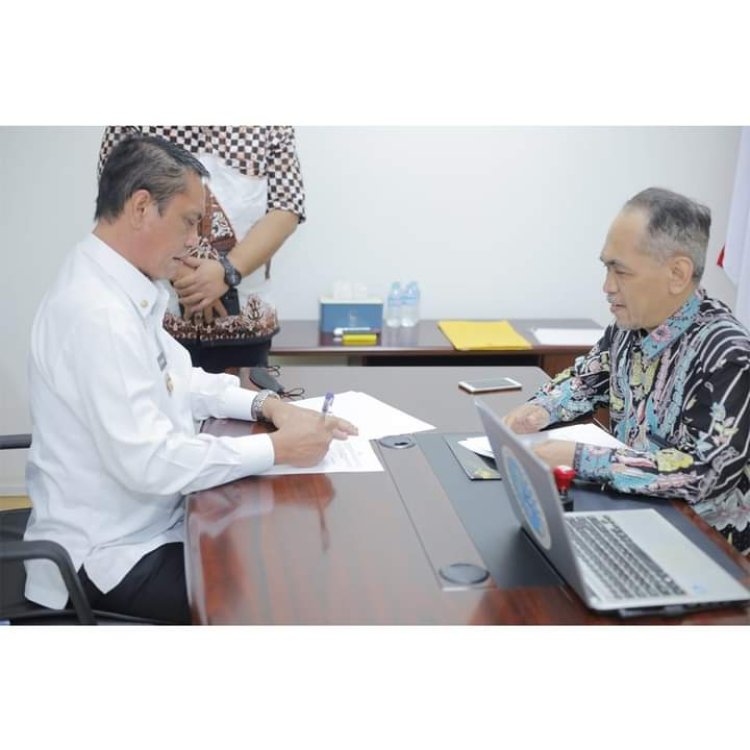 Wabup Way Kanan, Drs.H Ali Rahman, M.T, Tandatangani Naskah Perjanjian Hibah Dengan LPP-FBDH.