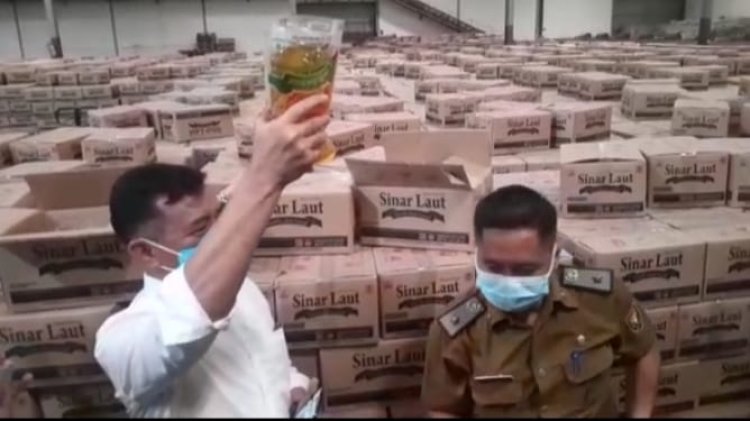 Tim satgas pangan ditreskrimsus Polda Lampung berhasil menemukan 345,6 ribu liter minyak goreng di sebuah gudang