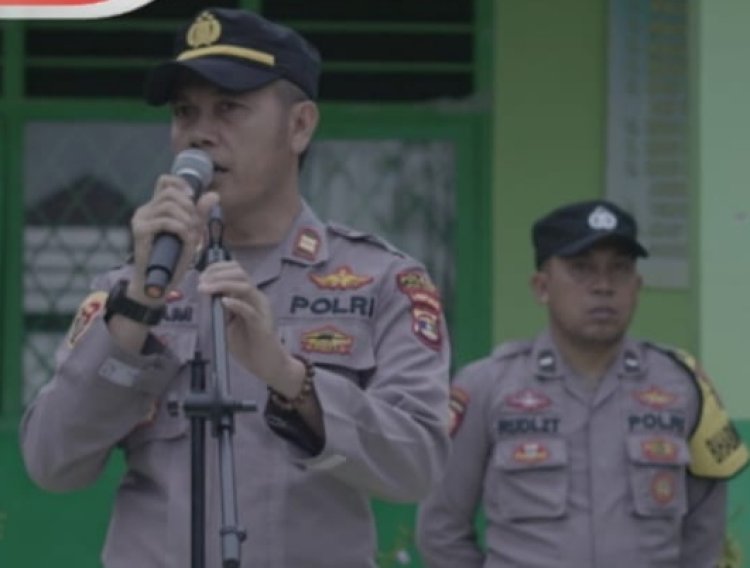 IPTU Rihamuddin Nur Kapolsek Trimurjo Pimpin Upacara Di SMAN I Trimurjo