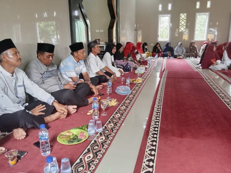 Menyambut Bulan Rajab, Desa Negara Ratu Adakan Pengajian di Masjid Babussalam