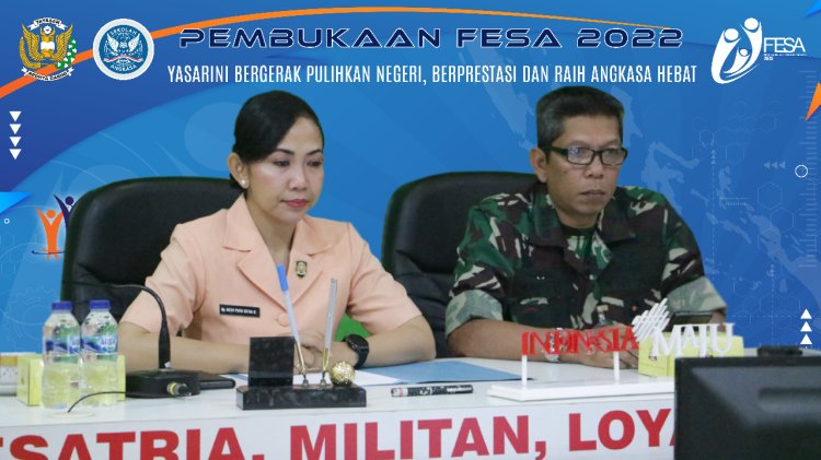 Komandan Lanud Husein Sastranegara Didamping Ketua Yasarini Mengikut Pembuakan Fesa 2022