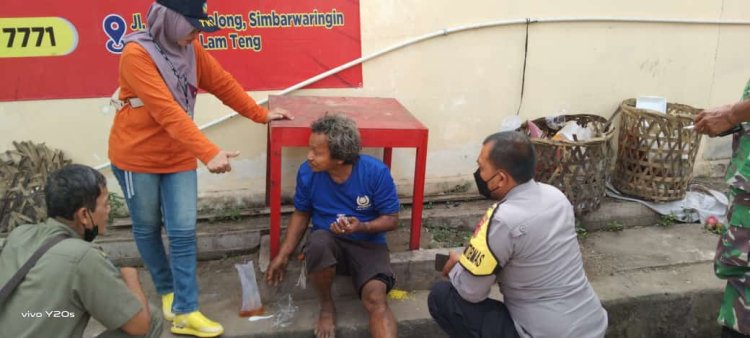 Bersinergi Bhabinkamtibmas Dan Babinsa Atasi ODGJ Terlantar