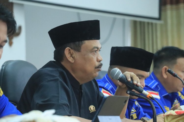 Ketua DPRD  Sumarsono Tanggapi Terkait Isu Perselingkuhan Yang Viral di Medsos