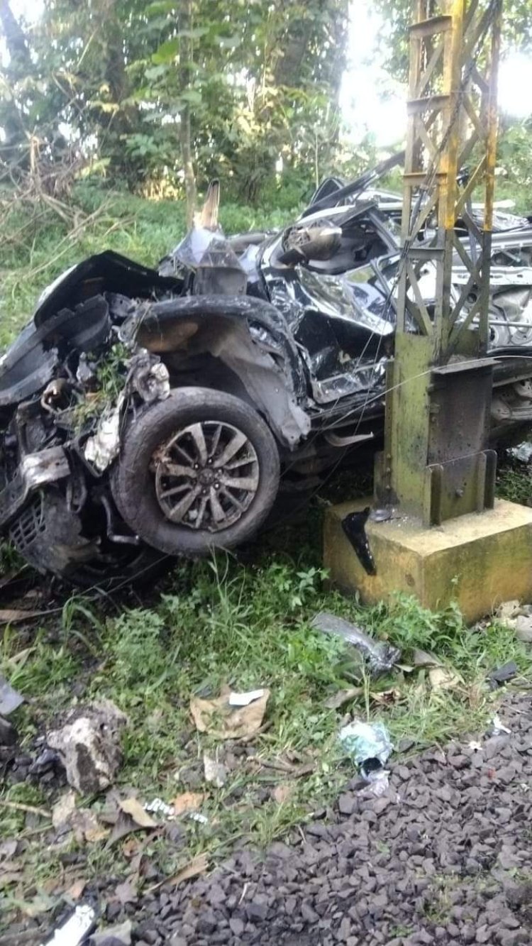 Pajero Sport Tertabrak Kereta Api Diperlintasan Tegineneng