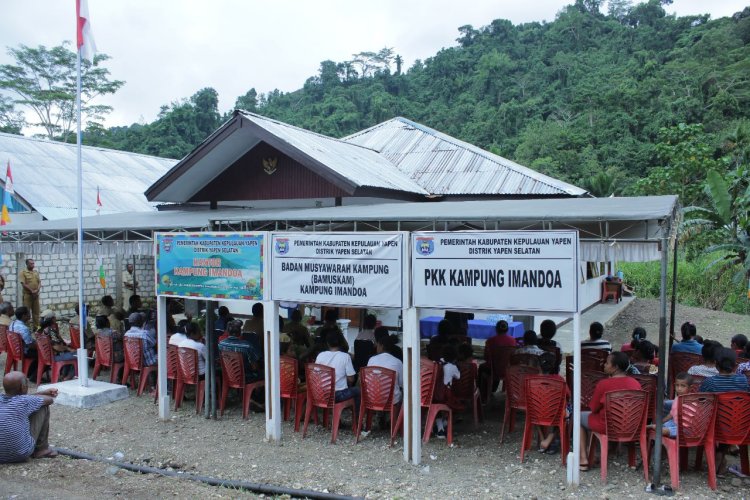 Bupati Yapen Resmikan Balai Kampung Imandoa, Tetap Aktif Melayani Masyarakat Menjelang Masa Purna Tugas.