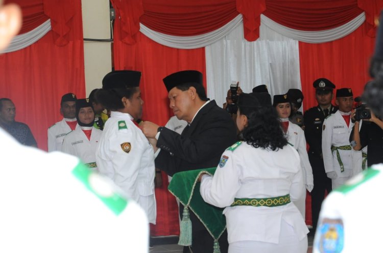 Pengukuhan 54 Paskibra Putra-Putri Pilihan Terbaik Kabupaten Kepulauan Yapen oleh Bupati Tonny Tesar!!