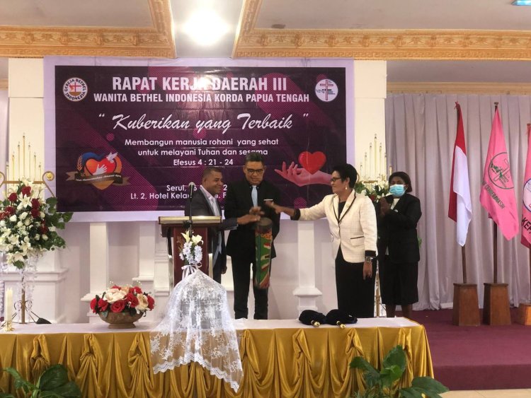 "WBI harus Mampu Menciptakan Wanita-wanita Bethel yang Kompeten Dalam Wawasan Alkitabiah", pesan Bupati Kepulauan Yapen Pada Pembukaan Rakerda WBI Ke lll Korda Papua Tengah